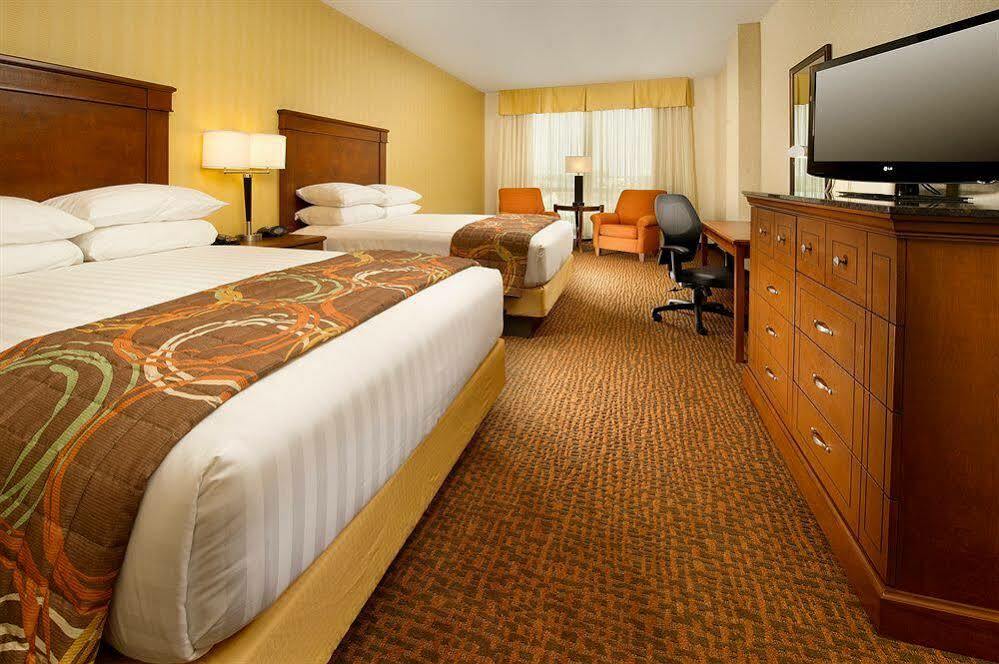 Drury Inn & Suites St. Louis Brentwood מראה חיצוני תמונה